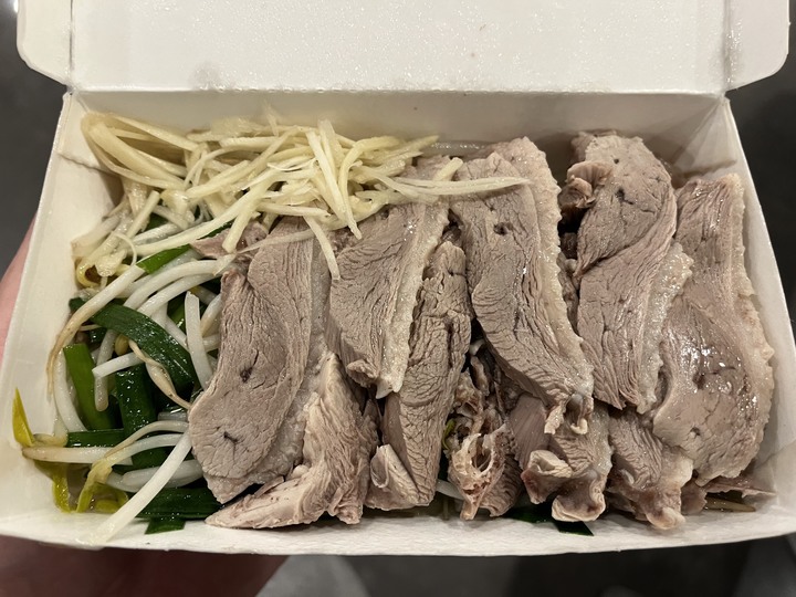 [食記] 阿添鵝肉，台灣台南新營，軟嫩鹹香的鵝肉配上鵝油拌飯