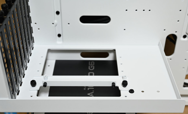 Thermaltake Core P3 TG Pro Snow Edition機殼開箱