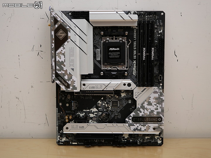 點我看大圖 銀白風格 X670E Steel Legend WiFi 開箱