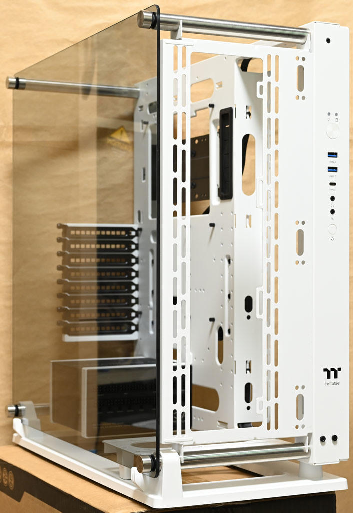 Thermaltake Core P3 TG Pro Snow Edition機殼開箱