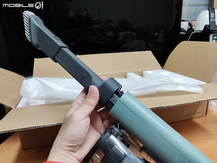 【 體驗分享 】Panasonic MC-A13G 羽量級無線吸塵器，極致輕巧天天打掃也不累！