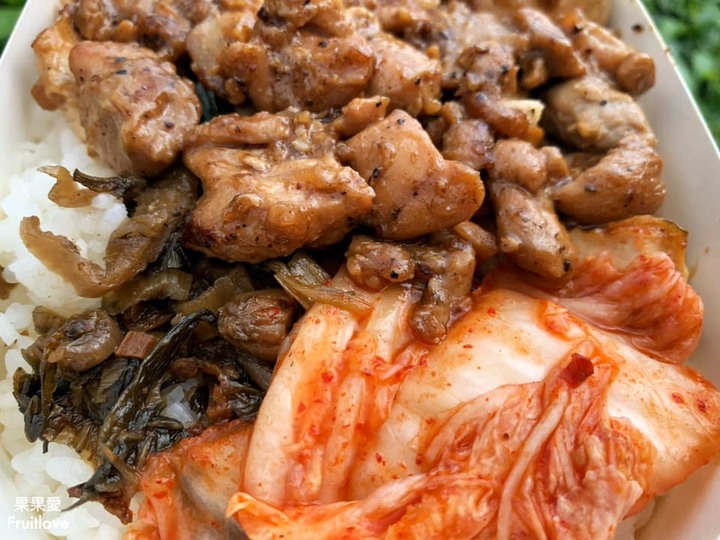 南投美食-烤肉飯，香氣十足，多層次的味蕾，真是色香味俱全