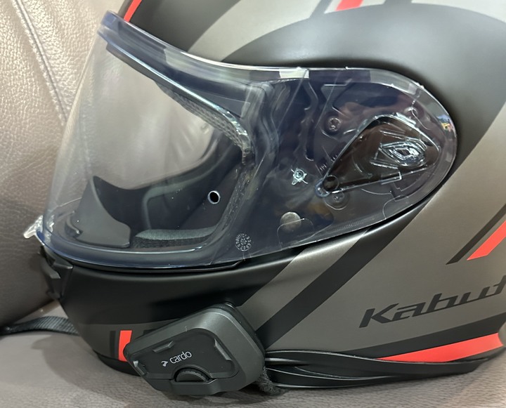 OGK Kabuta AEROBLADE 6 開箱 （補充藍芽耳機安裝）