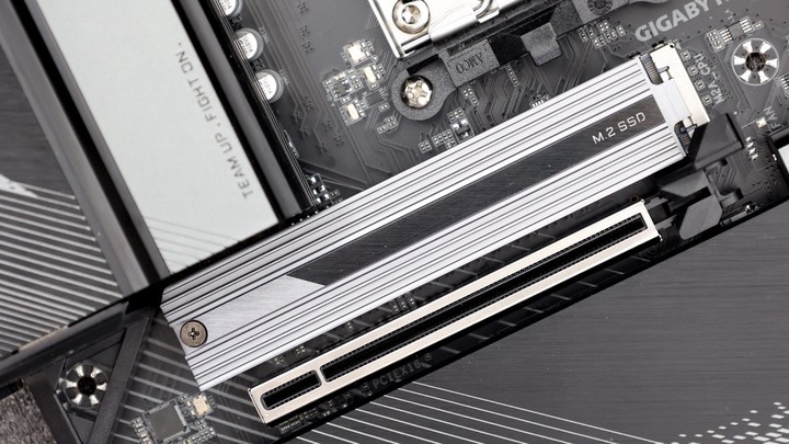 萬元內的 X670 AORUS，GIGABYTE X670 AORUS ELITE AX