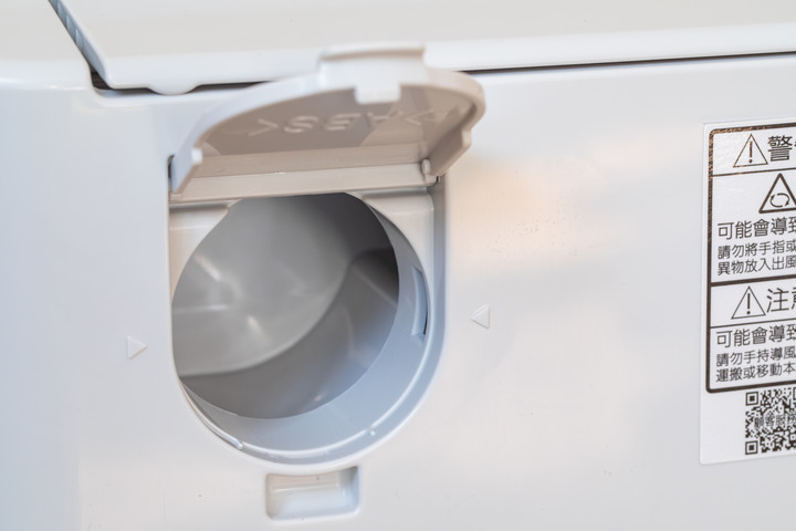 體驗 Panasonic變頻省電雙科技除濕機 F-YV50LX，讓全家人一起美好生活