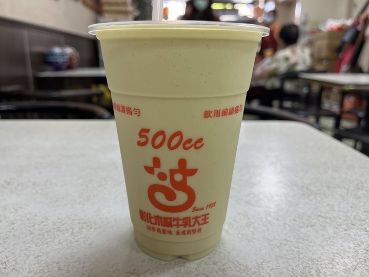 [食記] 彰化木瓜牛奶大王，台灣彰化市區，蛋奶香濃且綿密滑順酪梨布丁牛奶