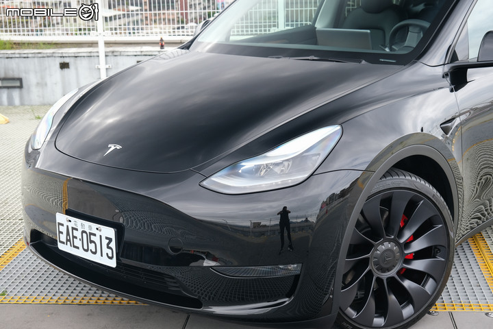 Tesla Model Y Performance 試駕|來看電動休旅新神車如何虜獲人心!