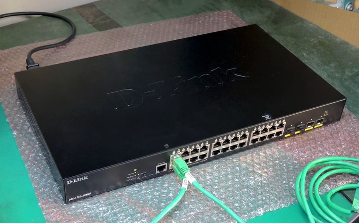 DGS-1250系列為新一代智慧型具備10G埠Gigabit網路交換器，擁有完善的安全性與管理功能，提供企業高速、安全與節省成本的網路方案