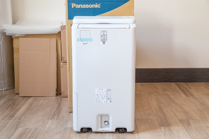 體驗 Panasonic變頻省電雙科技除濕機 F-YV50LX，讓全家人一起美好生活