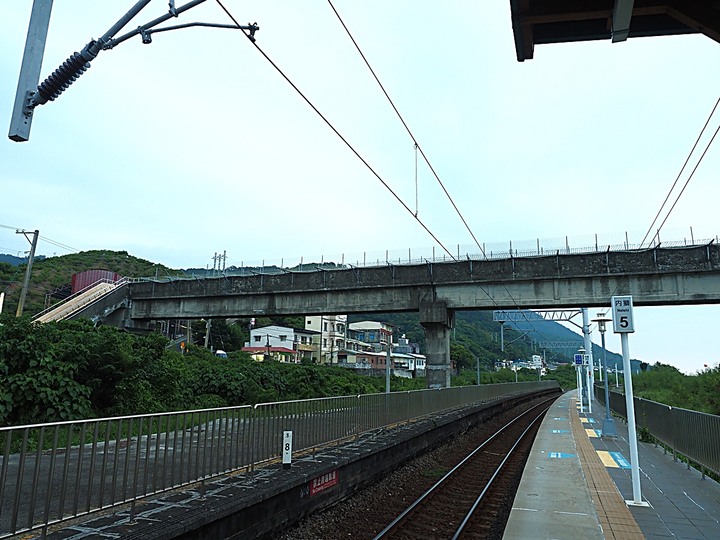 屏東境內火車站群 — 「鐵道旅行•幸福美好111」紀念章戳收集紀錄,附掛荒涼無人小站