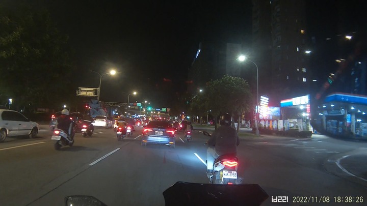 id221 moto bc1 藍芽耳機+行車紀錄器分享