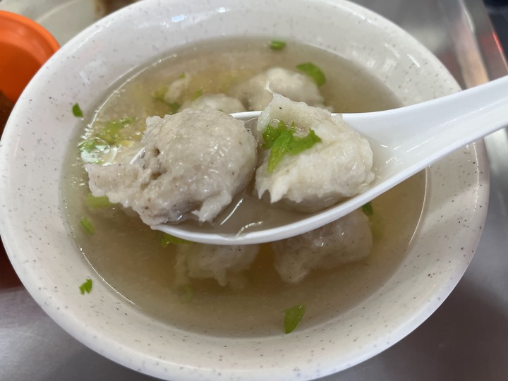 [食記] 台灣小吃旗魚麵線旗魚湯，台灣基隆中正，清甜旗魚湯配上香Q筒仔米糕！
