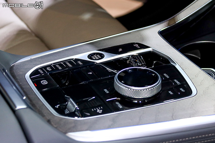 【採訪】BMW 小改款 X7 上市,導入 512 萬元「xDrive40i」及 698 萬元「M60i xDrive」雙車型!