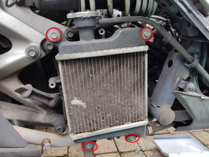 14年 SMAX 電瓶無法回充...電瓶、整流器、發電線圈(電盤內仁) (221107維修後更新情況)