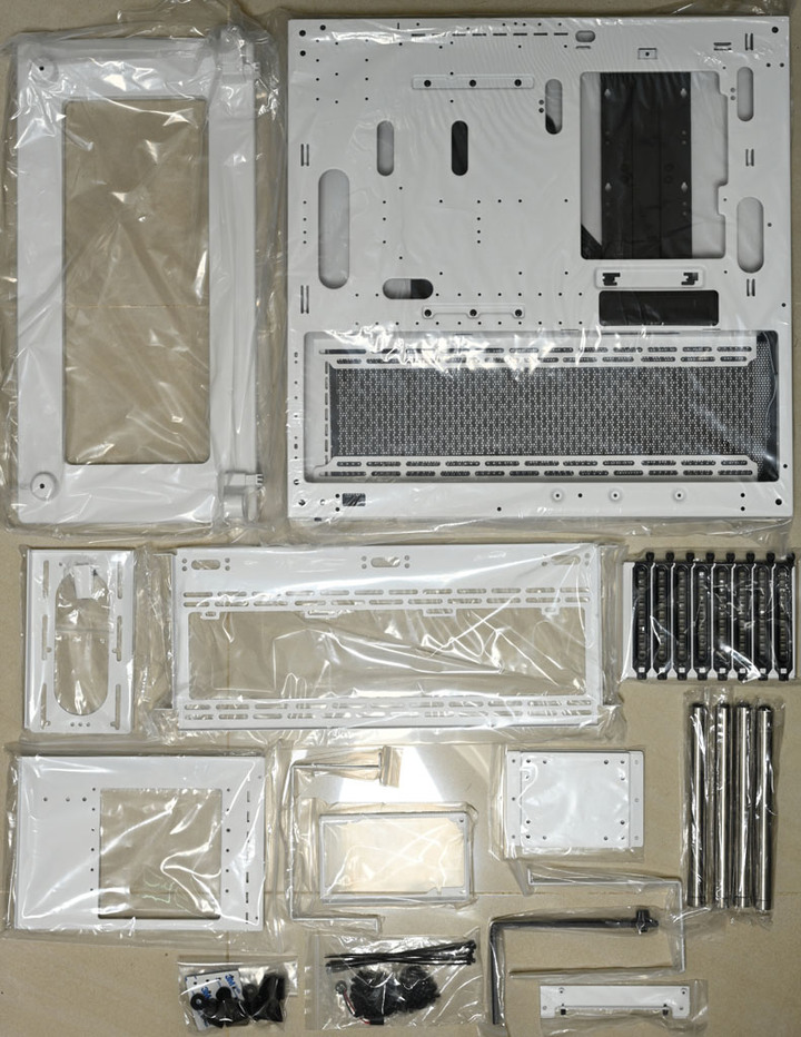 Thermaltake Core P3 TG Pro Snow Edition機殼開箱