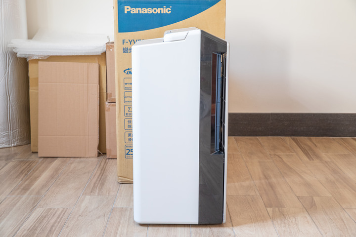 體驗 Panasonic變頻省電雙科技除濕機 F-YV50LX，讓全家人一起美好生活