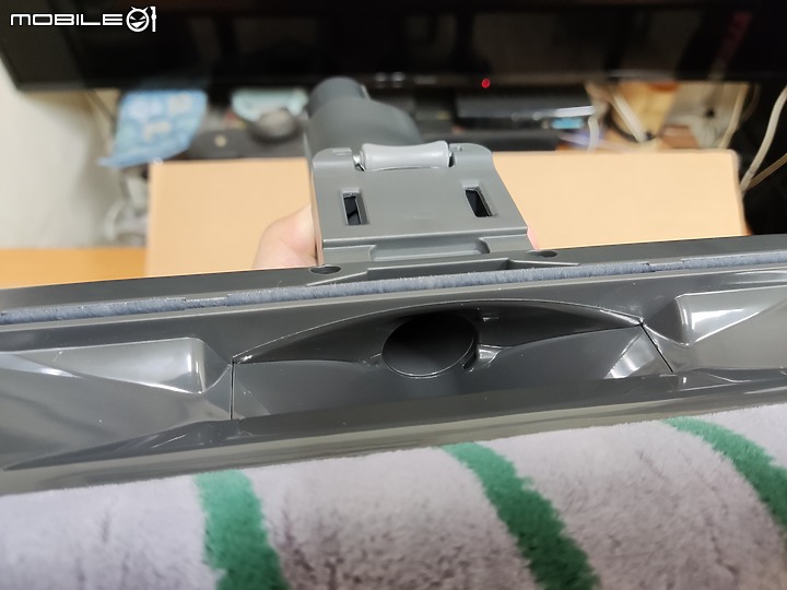 【 體驗分享 】Panasonic MC-A13G 羽量級無線吸塵器，極致輕巧天天打掃也不累！