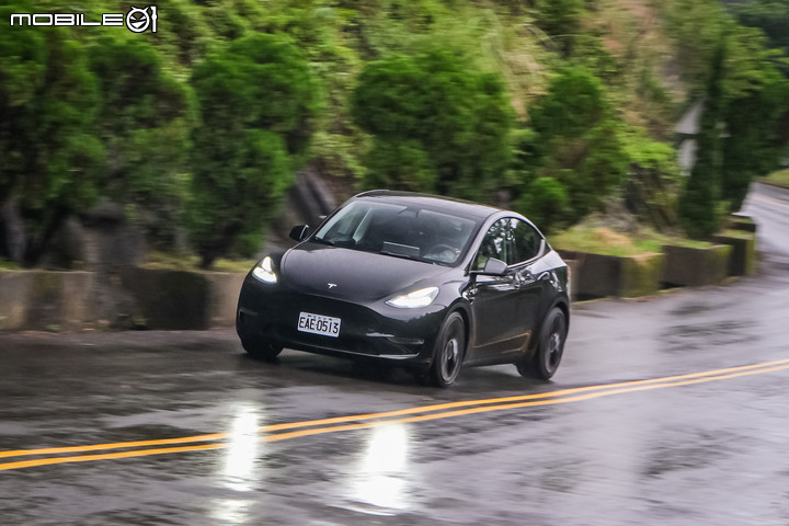 Tesla Model Y Performance 試駕｜來看電動休旅新神車如何虜獲人心！