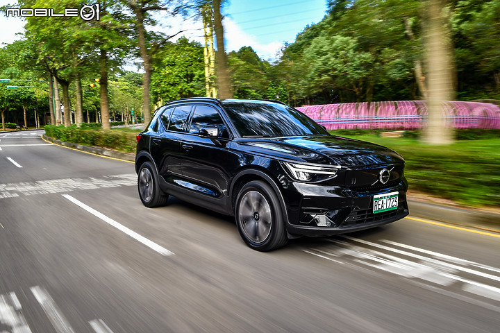 Volvo XC40 Recharge Single Motor全台首試(租?) │ 更便宜也更好開,先相處後再購買!