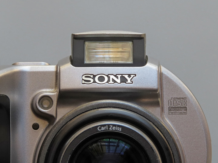 【懷舊分享】光碟式相機 - Sony Mavica CD400