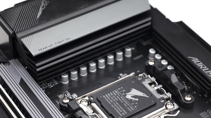 萬元內的 X670 AORUS，GIGABYTE X670 AORUS ELITE AX