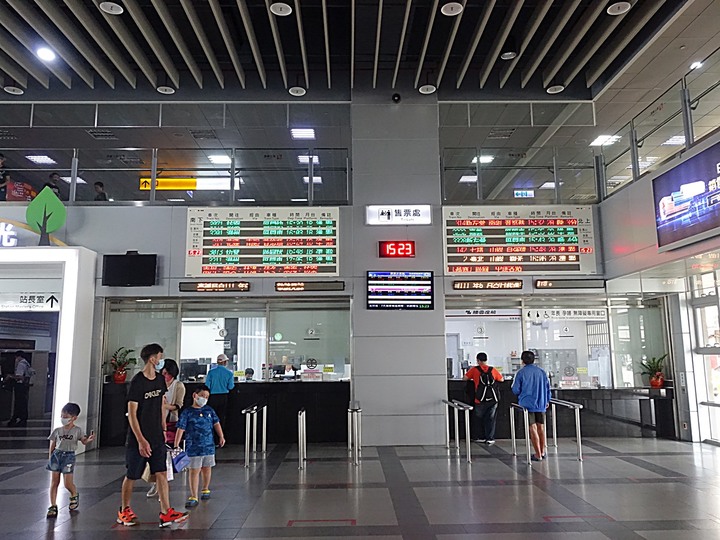 屏東境內火車站群 — 「鐵道旅行•幸福美好111」紀念章戳收集紀錄,附掛荒涼無人小站