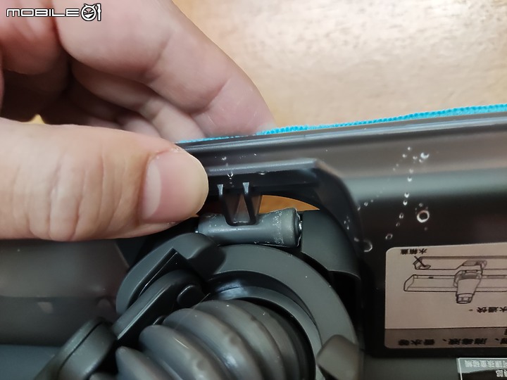 點我看大圖 【 體驗分享 】Panasonic MC-A13G 羽量級無線吸塵器,極致輕巧天天打掃也不累!