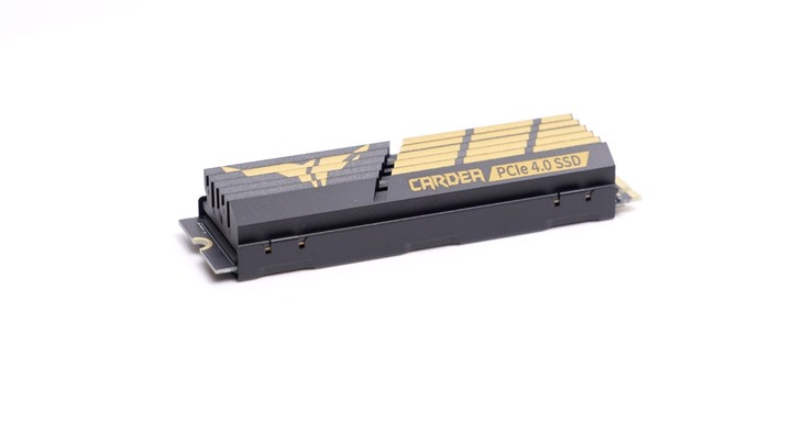 點我看大圖 散熱片買一送一?筆電桌機都適合的頂級 SSD!T-FORCE CARDEA A440 2T
