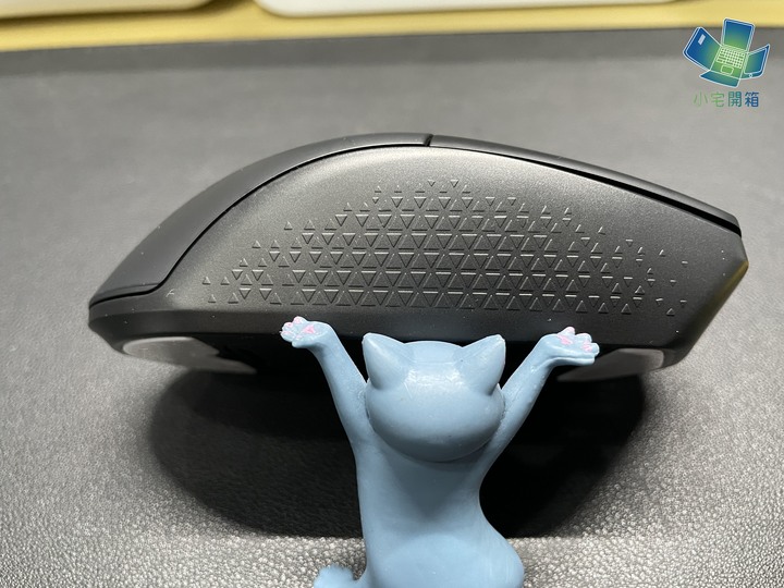 點我看大圖 【小宅開箱】海盜船迷你三角刃減重啦!Corsair Katar Elite Wireless無線三模電競滑鼠開箱
