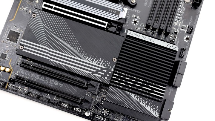 萬元內的 X670 AORUS，GIGABYTE X670 AORUS ELITE AX