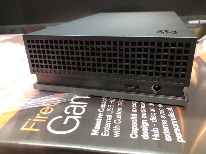 七彩備份盒 Seagate FireCuda Gaming Hub 8TB