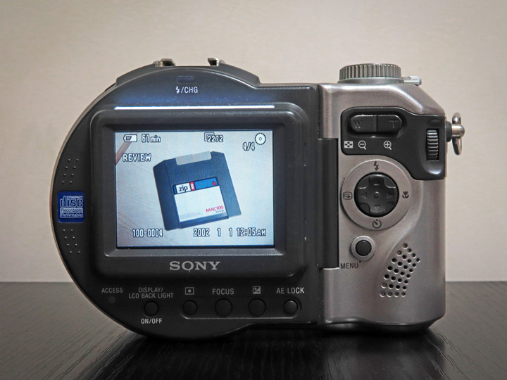 【懷舊分享】光碟式相機 - Sony Mavica CD400