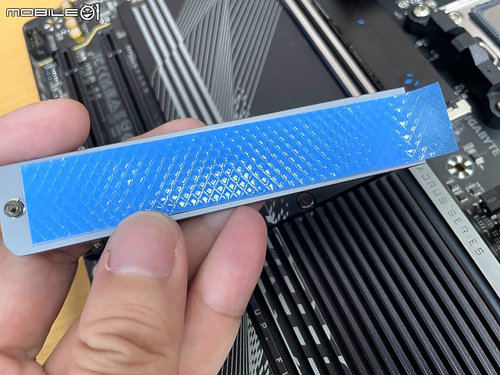 [開箱心得] X670 AORUS ELITE AX 與 7700X 實測分享