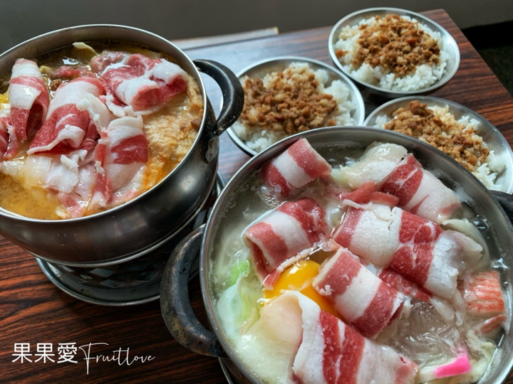 點我看大圖 台中美食-校園周邊美食,鍋料多很豐富,附的肉燥飯更是一絕