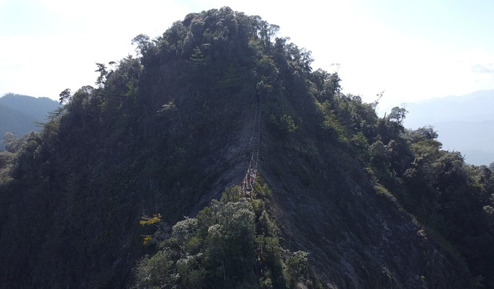 點我看大圖 【 白毛山 】谷關七雄老六 | 最好拍最好玩的一座 | 必拍網美天梯
