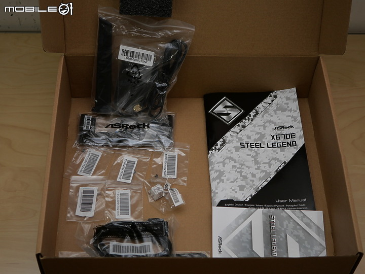 點我看大圖 銀白風格 X670E Steel Legend WiFi 開箱