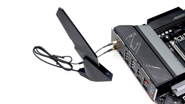 萬元內的 X670 AORUS，GIGABYTE X670 AORUS ELITE AX