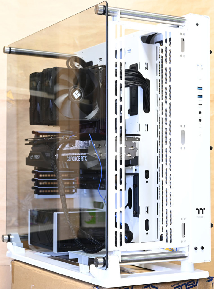 Thermaltake Core P3 TG Pro Snow Edition機殼開箱