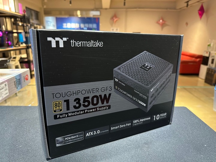 【RTX 4090 + 13900K】組一台需要我吃泡麵的主機