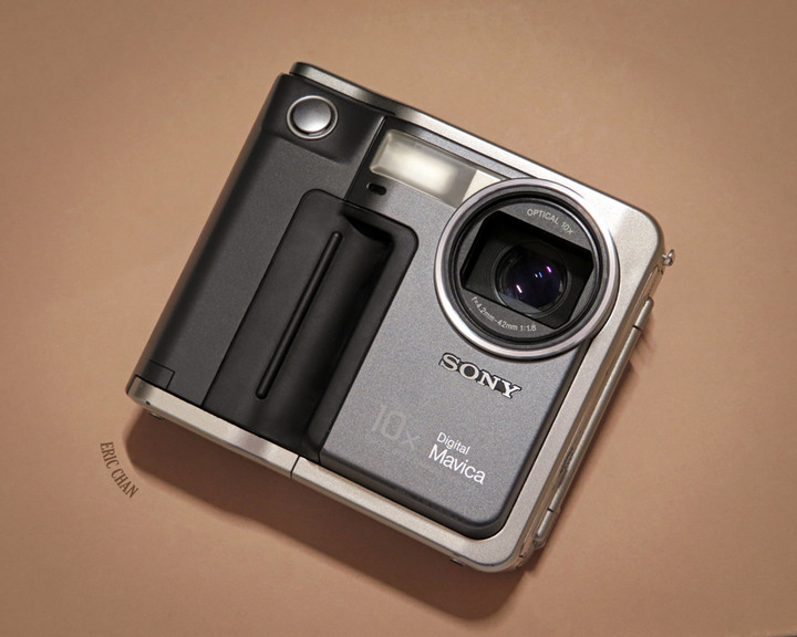 點我看大圖 這是懷舊Sony相機的寫真啊!Mavica FD7
