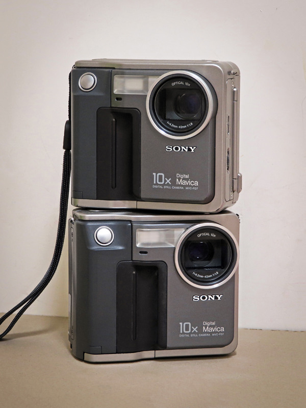 點我看大圖 這是懷舊Sony相機的寫真啊!Mavica FD7