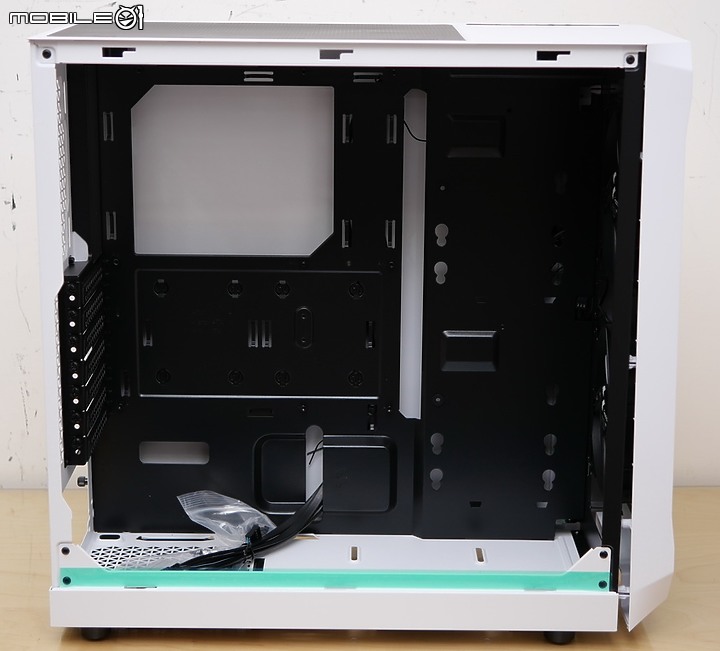 入門大空間 Fractal-Design Focus 2 開箱