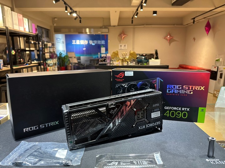 ASUS ROG Strix GeForce RTX™ 4090 OC 超頻版 16GB GDDR6X輕度開箱;卡皇中的卡皇