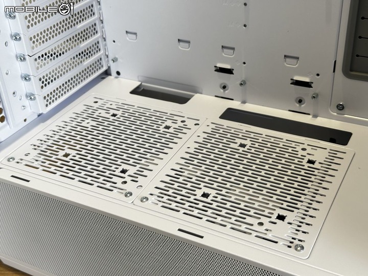 2022年度壓軸 聯力 LANCOOL 216 中塔式機殼