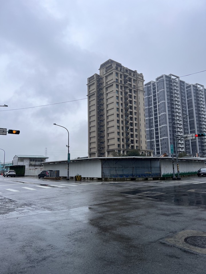 鴻承建設，八德這個建案有人知道消息嗎?