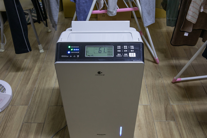 體驗 Panasonic變頻省電雙科技除濕機 F-YV50LX，讓全家人一起美好生活