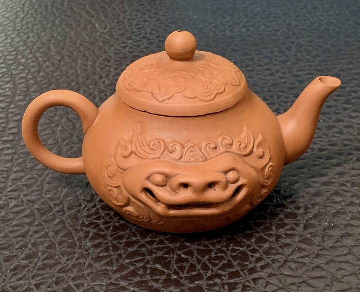 掃除整理出一些茶壺！請懂得幫忙看看有沒有價值