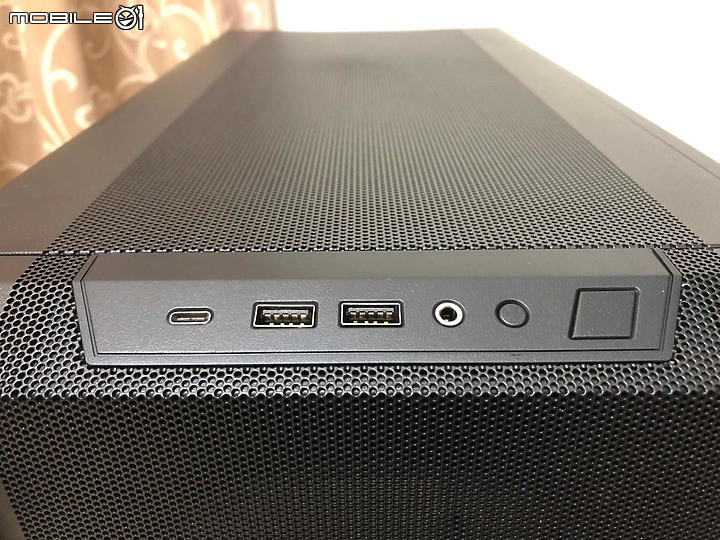 點我看大圖 可能是目前最無所不能的中塔機殼 聯力LIAN LI Lancool 216 開箱測試報告