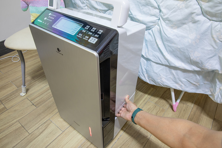 體驗 Panasonic變頻省電雙科技除濕機 F-YV50LX，讓全家人一起美好生活