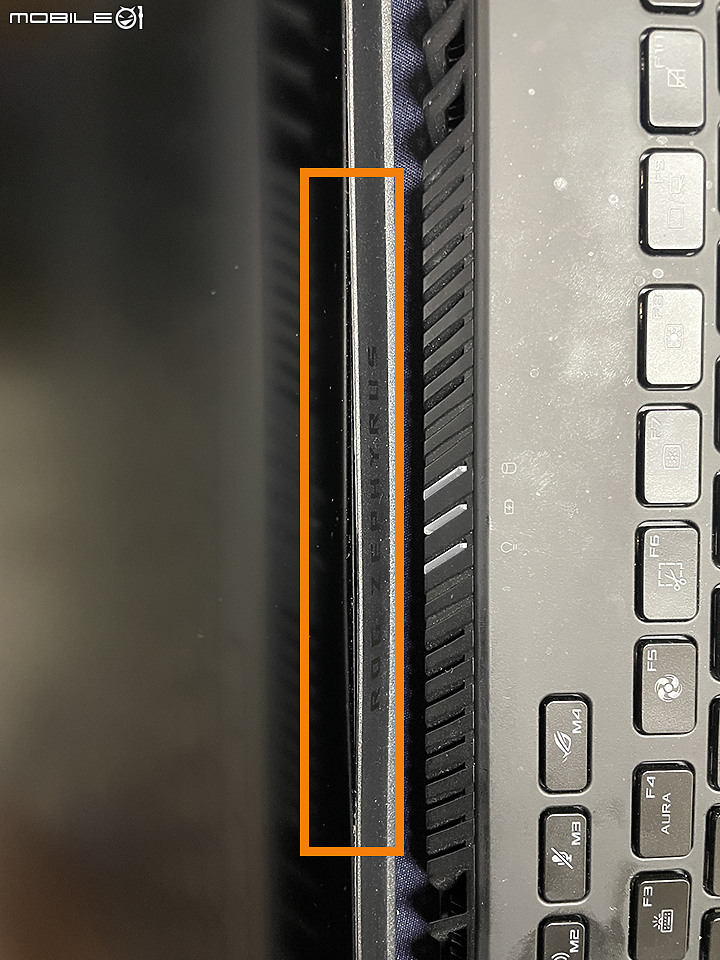 用了8個月，ASUS ROG M16 (2022) GU603ZM 螢幕邊框脫落
